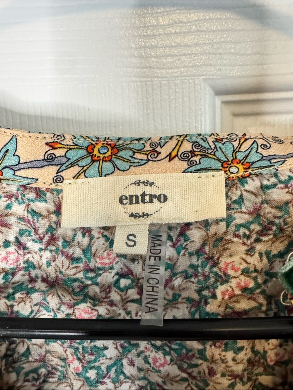 Entro Boho Floral Peasant Dress with Green Velvet Trim - Picture 5 of 6